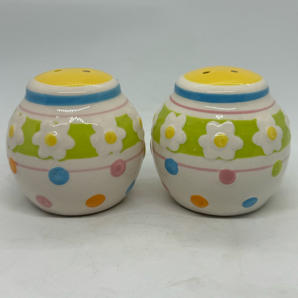 Celebrating Home Stoneware Salt And Pepper Shaker Set